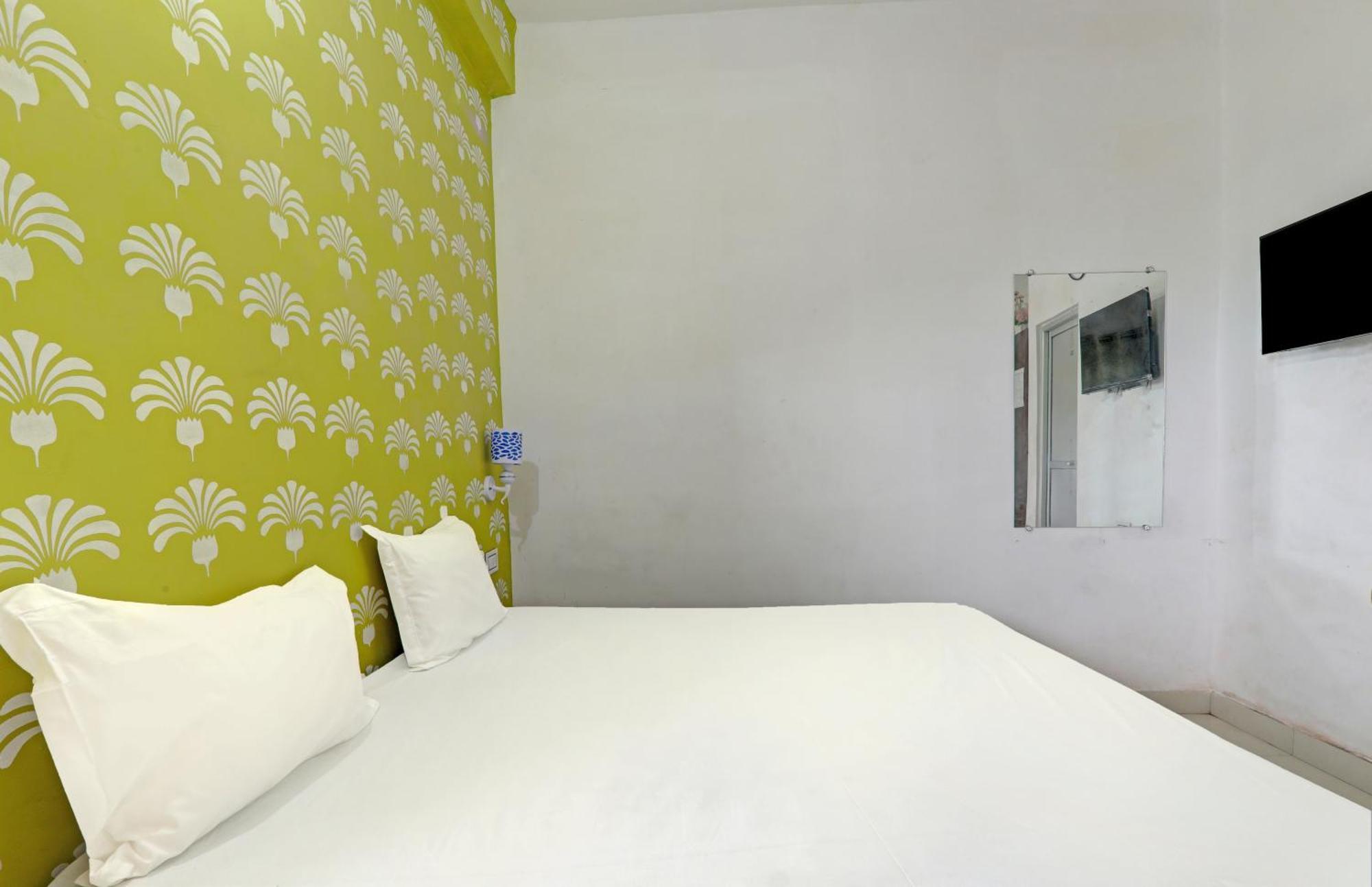 Hotel O Surya Inn Pura Raghunāth Buitenkant foto