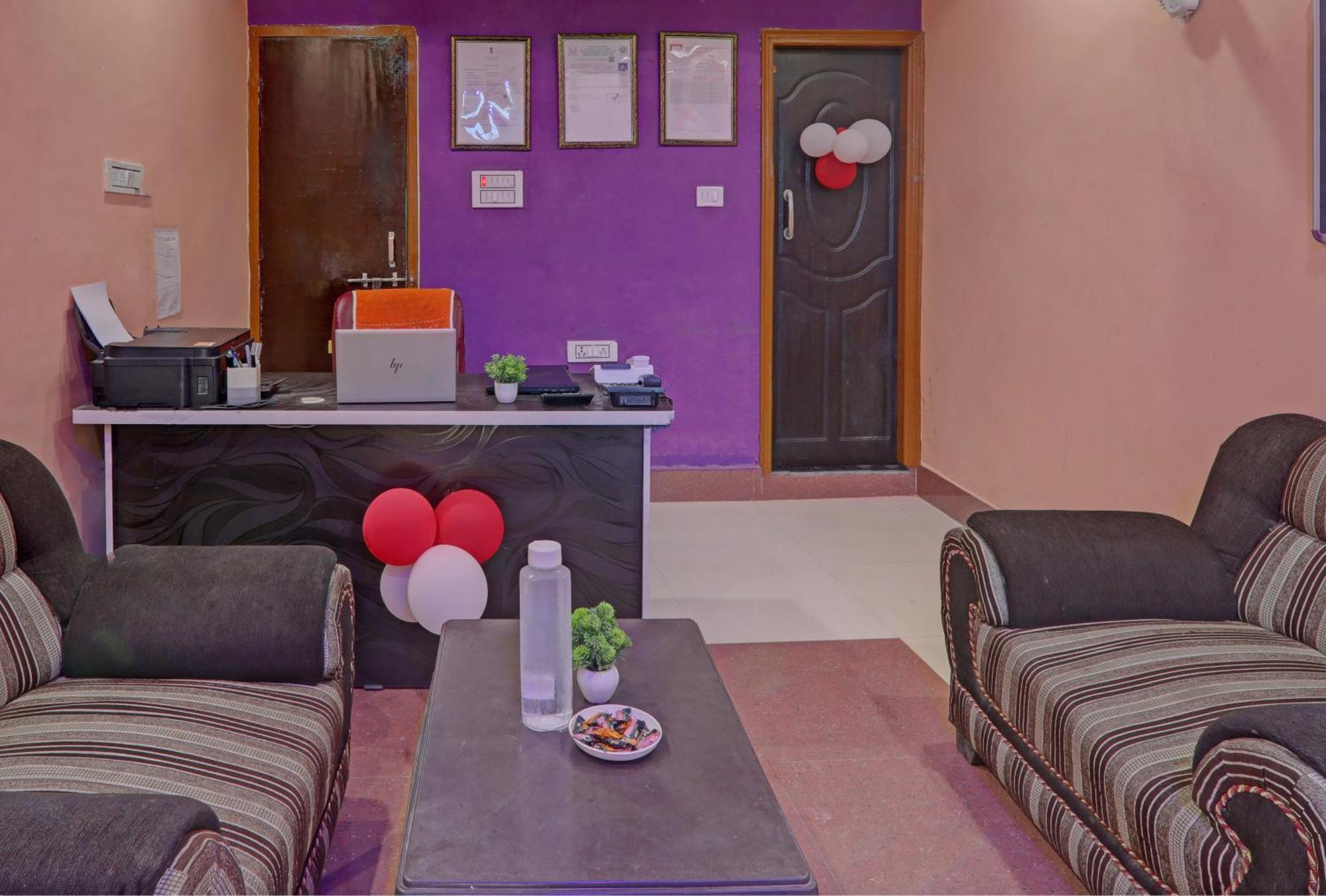 Hotel O Surya Inn Pura Raghunāth Buitenkant foto